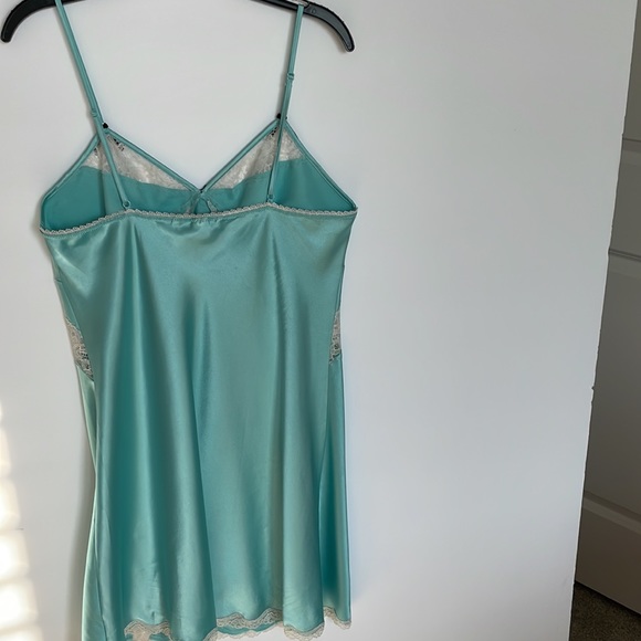 Victoria’s Secret aqua satin and lace chemise EUC - Picture 8 of 11